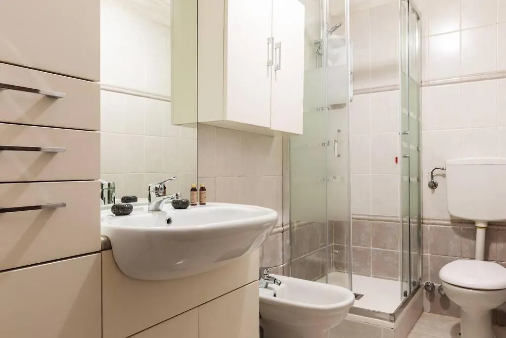 Anna E Tino Flexyrent Apartment Milan Italy
